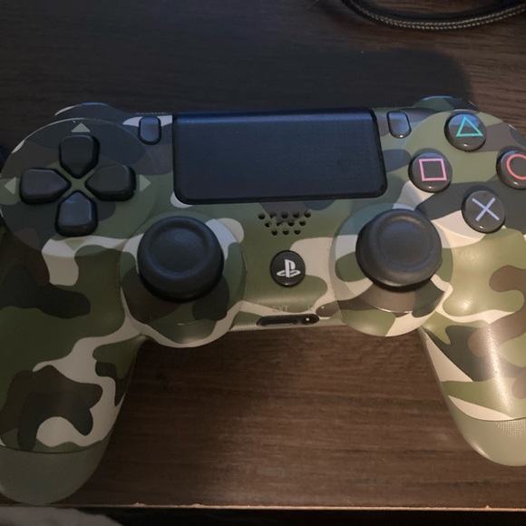 Playstation 5 With Gta 5 and 2 Controllers - Picture 2 of 2